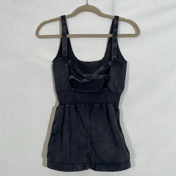 Free People Movement Onsie Size XS Washed Black Biker Short EUC - Picture 4 of 9